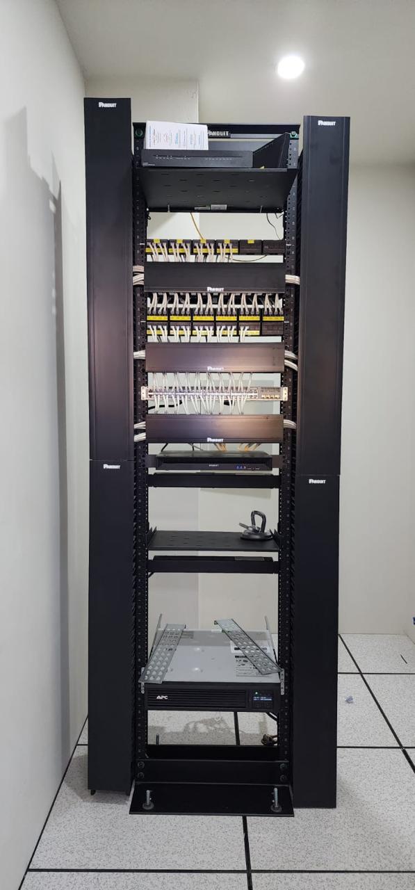 Instalación de SITE con Piso Falso